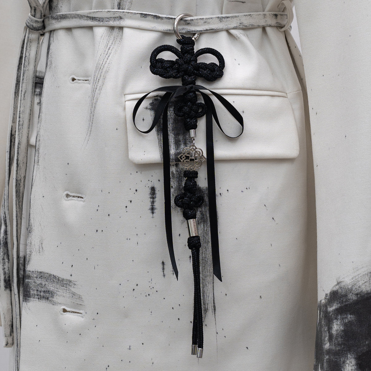 norigae accroché à un sac ou ceinture