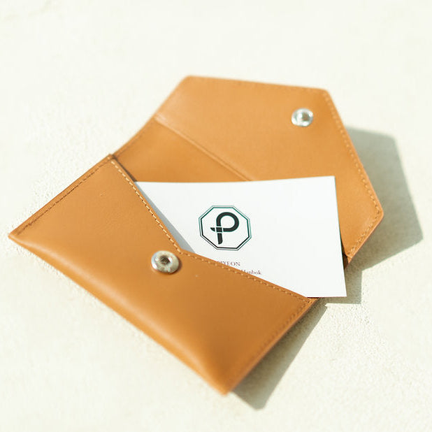porte carte, idéal pour ranger les cartes de visites, bouton, légèr, pratique