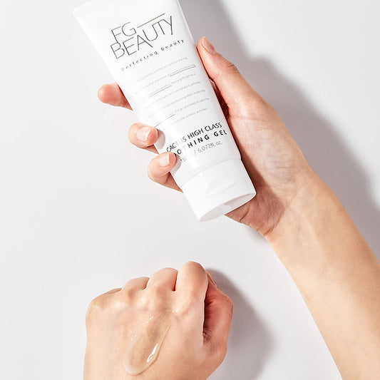 Gel apaisant anti-acné, formule vegan enrichie en niacinamide, régule la production de sébum, hydrate et apaise les peaux sujettes aux imperfections.